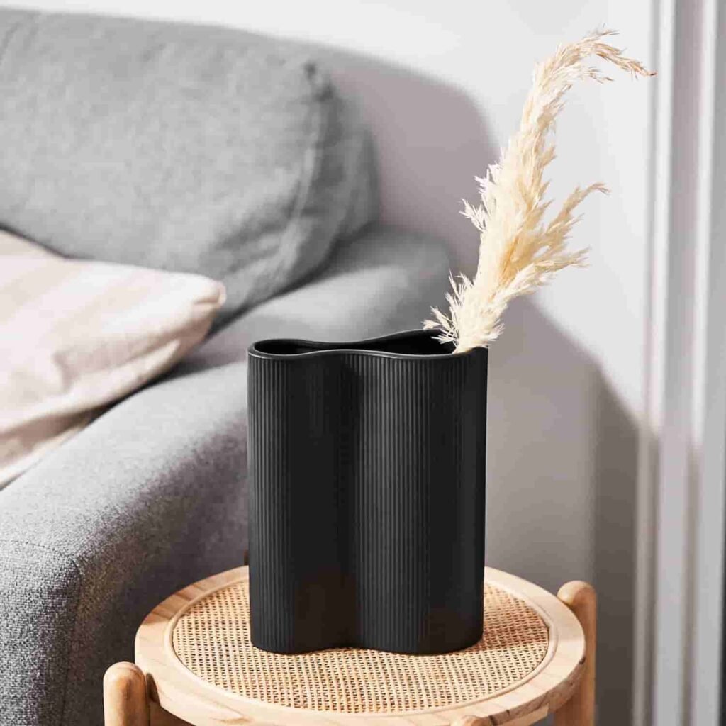 flower black vases