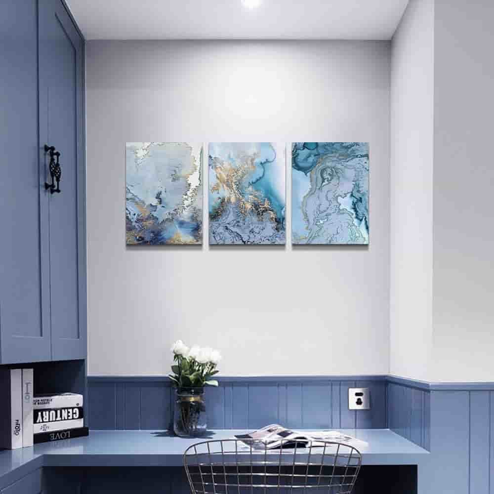 small artwork in the bathroom